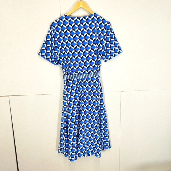 Dorothy Perkins Blue Red Dress Size UK 16 Faux Wrap Belted Mixed Pattern V-Neck - Picture 2 of 11